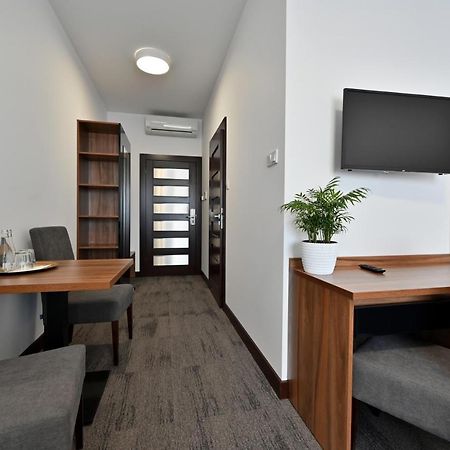 Hotel Terminal Gorzow Wielkopolski Bagian luar foto