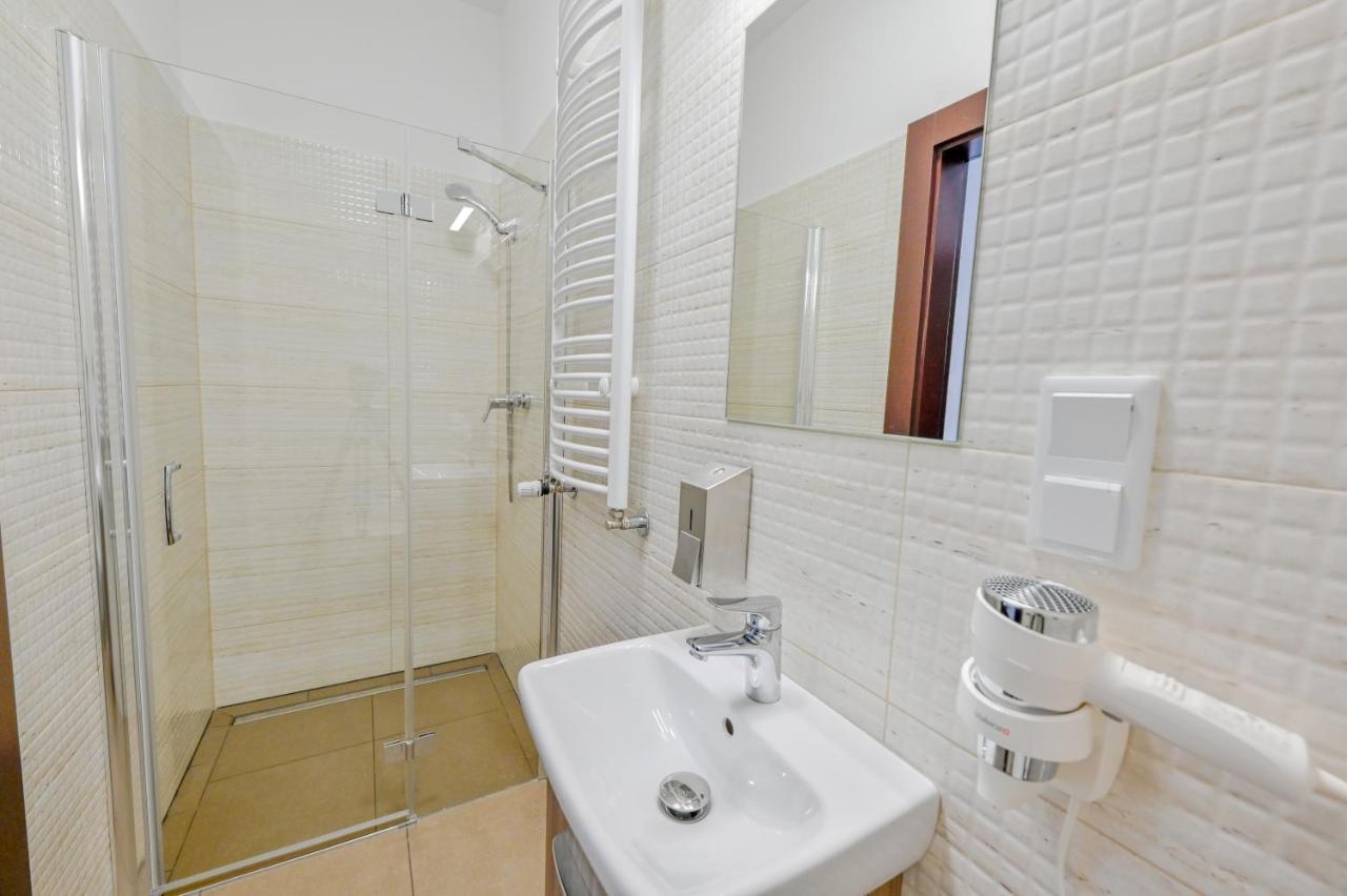 Hotel Terminal Gorzow Wielkopolski Bagian luar foto